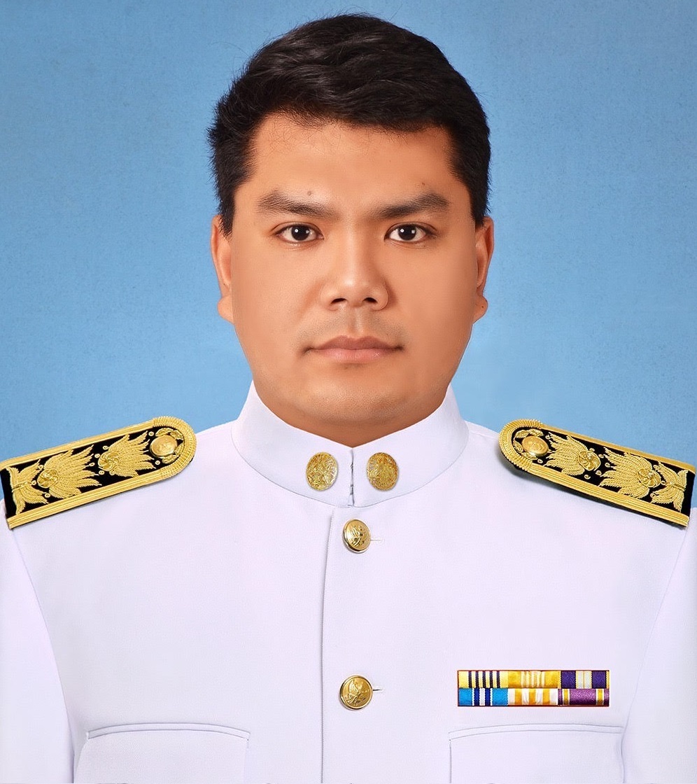 นายธีระพันธุ์ พืชผล